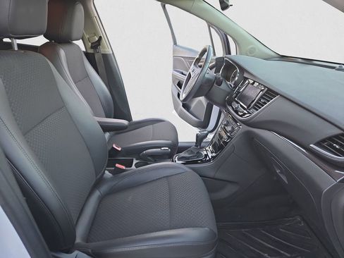 Used 2022 Buick Encore Preferred w/ Safety Package image 16