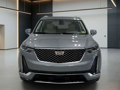 Used 2024 Cadillac XT6 Premium Luxury w/ Technology Package FWD image 4