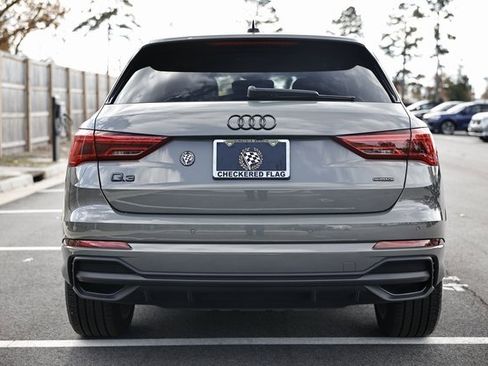 Certified 2025 Audi Q3 2.0T Premium w/ Convenience Package image 10