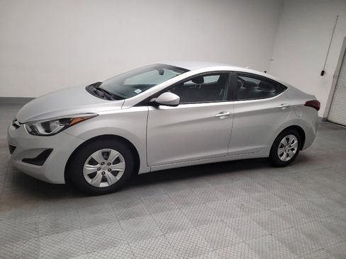 Used 2016 Hyundai Elantra SE FWD image 2