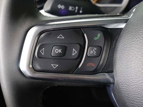 Used 2025 Jeep Wrangler Unlimited Sahara AWD/4WD image 36