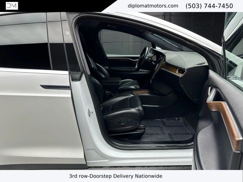 Used 2018 Tesla Model X 75D image 19