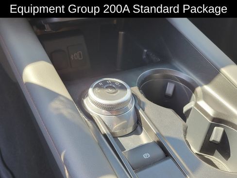 Used 2025 Ford Explorer Active AWD/4WD image 30