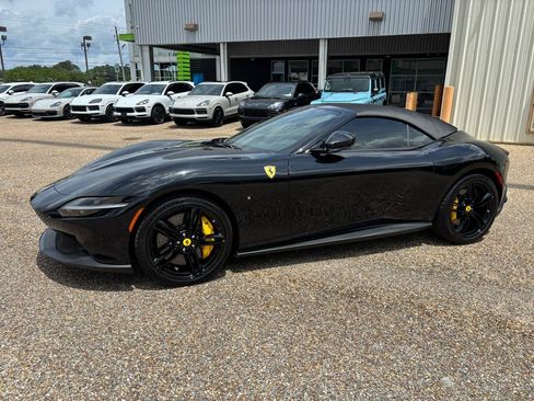 Used 2025 Ferrari Roma Spider RWD image 7