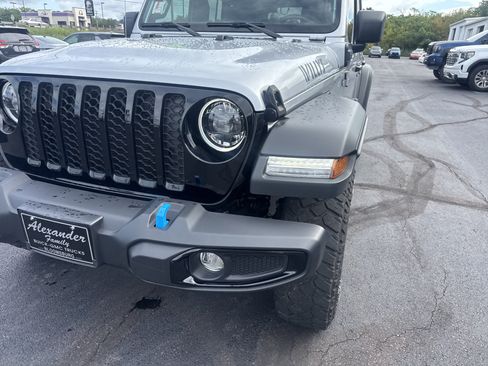 Used 2023 Jeep Wrangler Unlimited w/ Cold Weather Group AWD/4WD image 10