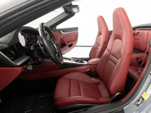 Certified 2023 Porsche 911 Carrera 4S AWD/4WD image 17