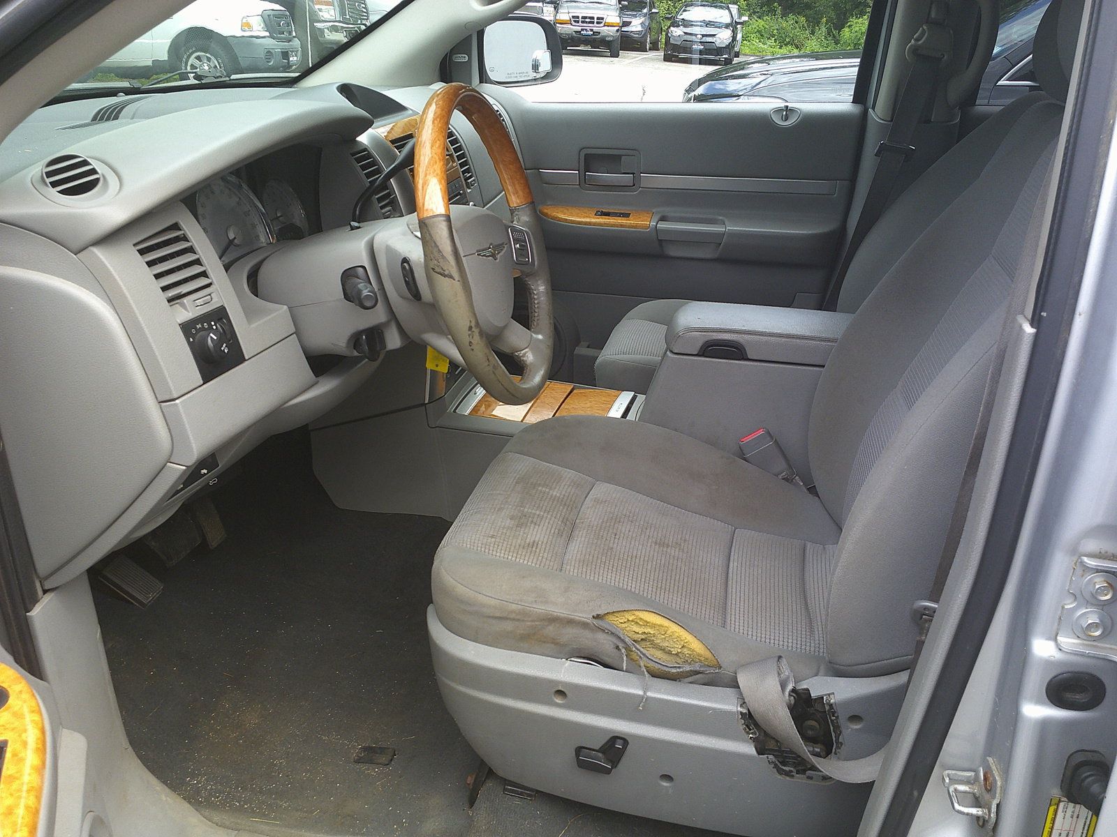 Used 2008 Chrysler Aspen Limited w/ Popular Equipment Group AWD/4WD image 9