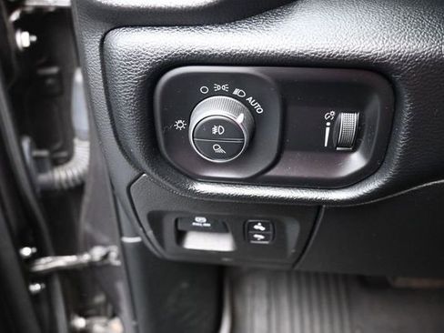 Used 2020 RAM 1500 Big Horn AWD/4WD image 17