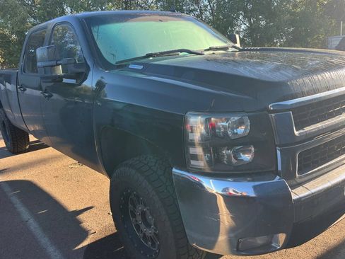 Used 2007 Chevrolet Silverado 2500 LTZ w/ Safety Package AWD/4WD image 2