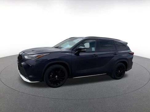 Used 2025 Toyota Highlander XSE AWD/4WD image 8