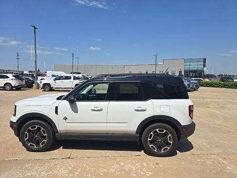 Used 2023 Ford Bronco Sport Outer Banks w/ Tech Package AWD/4WD image 4
