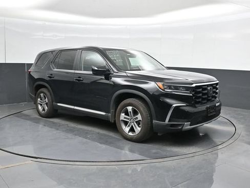 Used 2025 Honda Pilot EX-L image 6