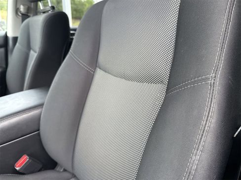 Used 2020 Nissan Pathfinder SV image 9