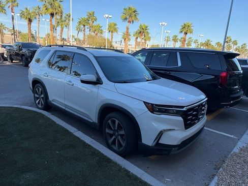 Used 2023 Honda Pilot Elite image 2