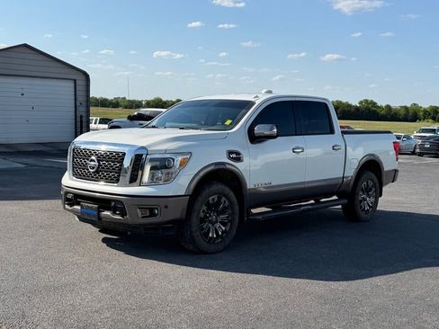 Used 2017 Nissan Titan Platinum Reserve image 9