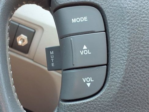 Used 2006 Hyundai Azera Limited FWD image 19