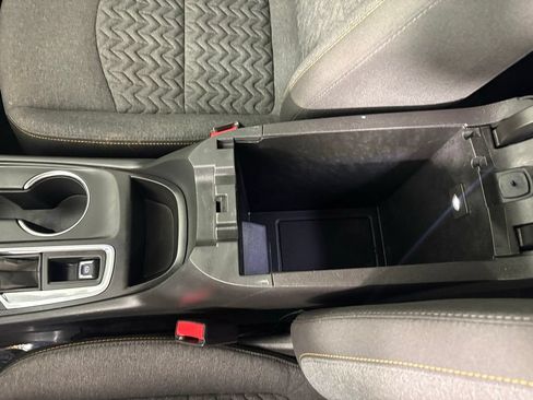 Used 2024 Chevrolet Equinox LT FWD image 31