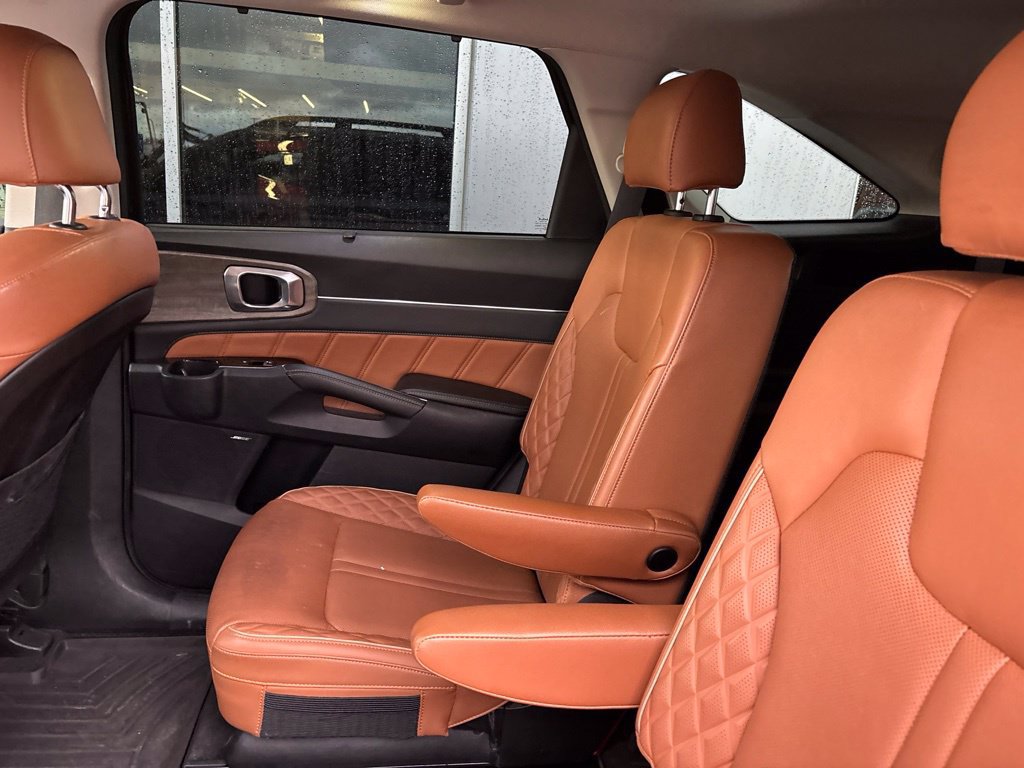 Certified 2023 Kia Sorento SX Prestige AWD/4WD image 12