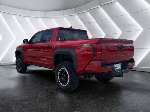 Used 2025 Toyota Tacoma TRD Off-Road AWD/4WD image 5