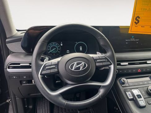 Certified 2025 Hyundai Palisade Limited AWD/4WD image 13