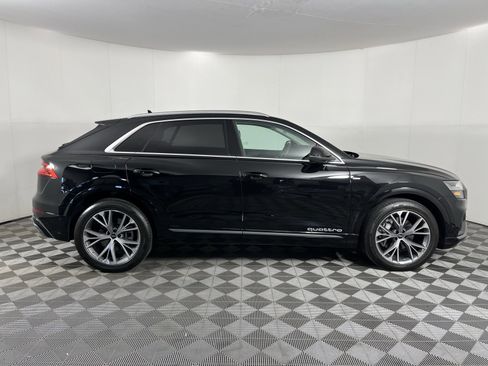 Used 2023 Audi Q8 Prestige image 11