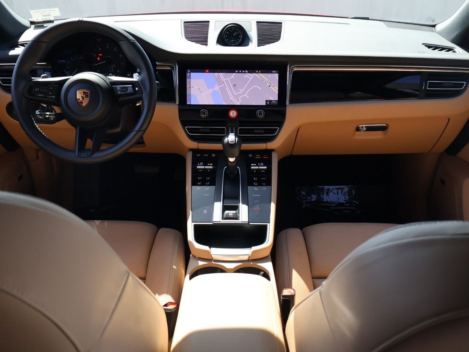 Certified 2026 Porsche Macan AWD/4WD image 21