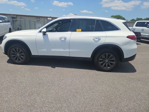 Used 2024 Mercedes-Benz GLC 300 4MATIC image 4