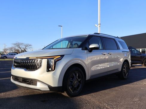 New 2026 Kia Carnival EX image 3