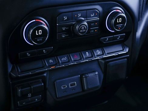 Used 2021 Chevrolet Silverado 1500 RST image 28