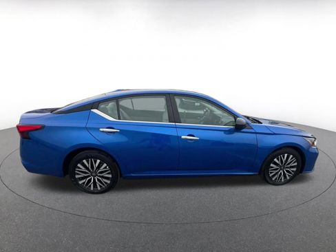 Used 2025 Nissan Altima 2.5 SV image 16