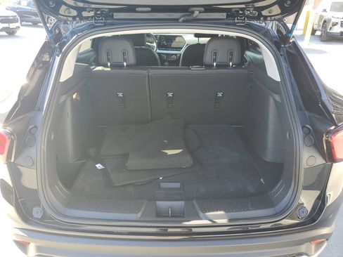 Used 2025 Chevrolet Trax LT image 9