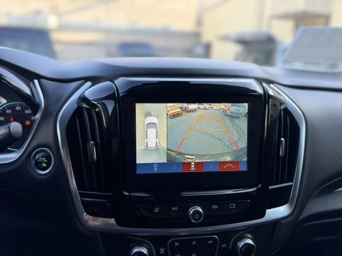 Used 2019 Chevrolet Traverse LT w/ LT Premium Package AWD/4WD image 36