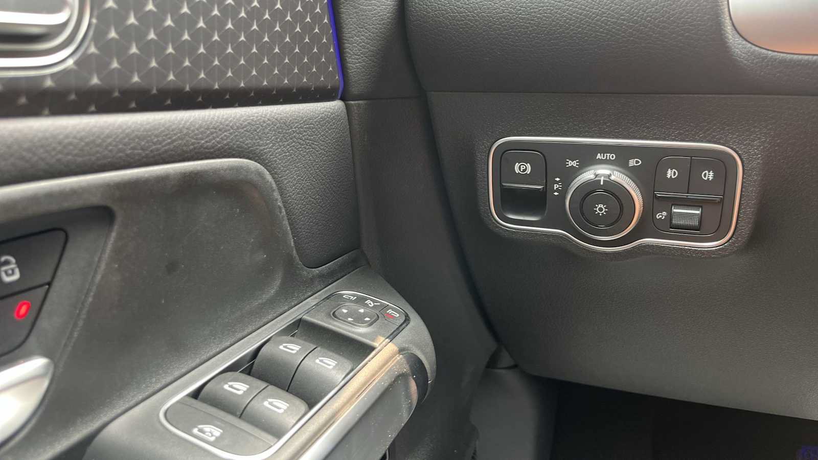 Used 2026 Mercedes-Benz GLB 250 4MATIC image 42
