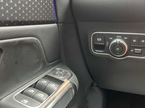 Used 2026 Mercedes-Benz GLB 250 4MATIC image 42