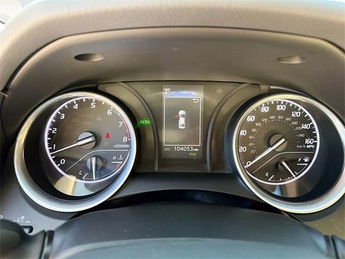 Used 2018 Toyota Camry XLE image 39