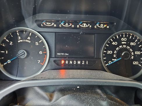 Used 2015 Ford F150 XLT w/ Equipment Group 302A Luxury image 9