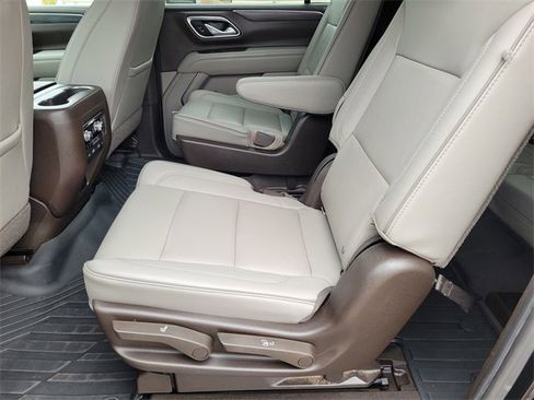 Used 2021 GMC Yukon XL SLT w/ SLT Premium Package image 23