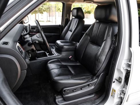 Used 2014 GMC Yukon XL SLT w/ Texas Edition RWD image 36