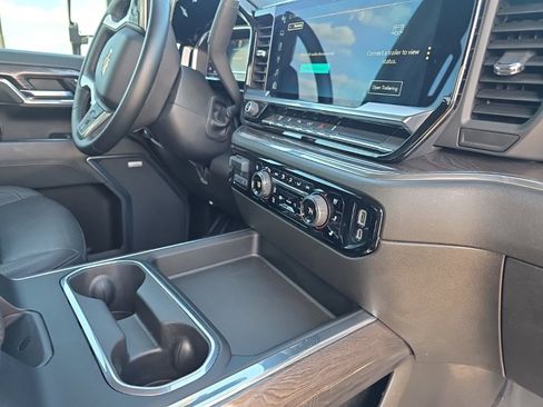 Used 2024 Chevrolet Silverado 3500 LTZ w/ LTZ Texas Edition image 21