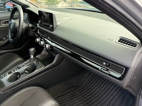 Used 2025 Honda Civic Sport image 19