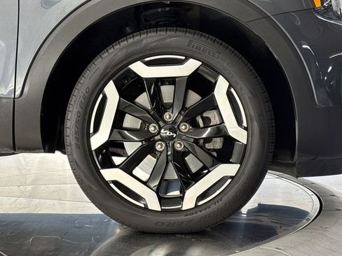 Used 2023 Kia Telluride EX w/ EX Captain's Chair Package FWD image 12