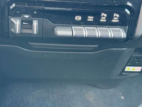 Used 2022 RAM 2500 Laramie AWD/4WD image 24