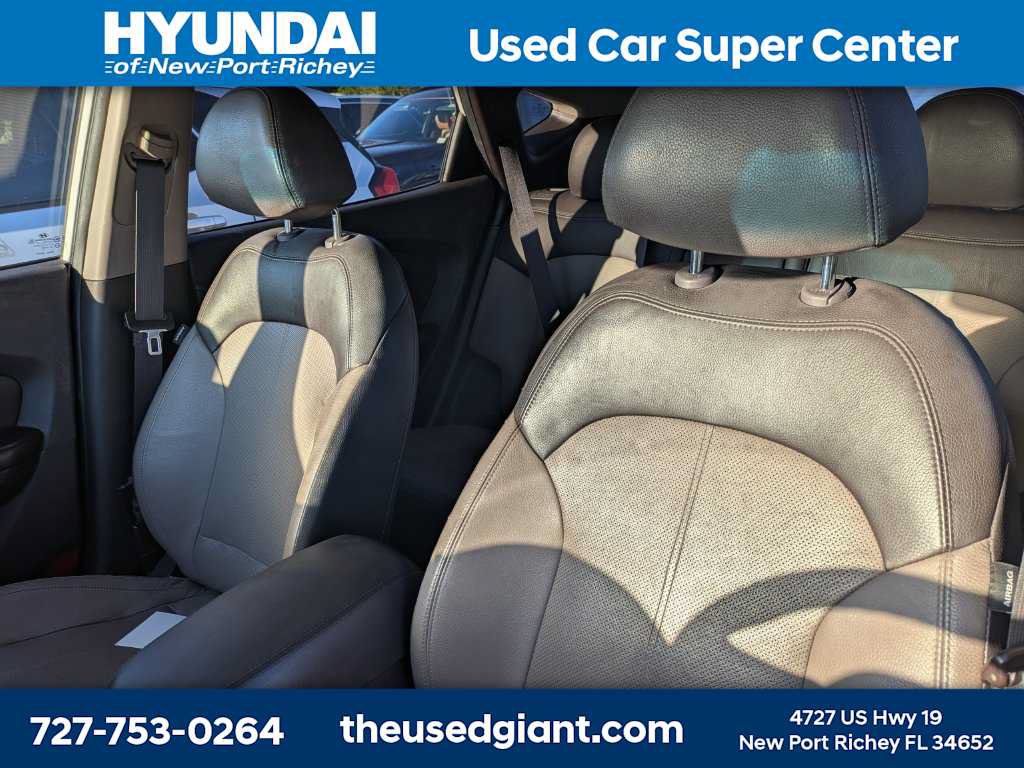 Used 2013 Hyundai Tucson Limited w/ Premium Pkg FWD image 3