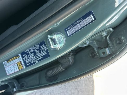 Certified 2025 Kia Niro EX image 39