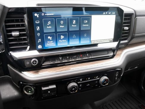 Used 2024 Chevrolet Silverado 3500 LT image 3