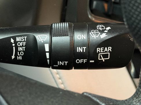 Used 2013 Toyota RAV4 XLE image 36