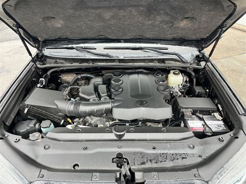 Used 2021 Toyota 4Runner SR5 Premium image 32