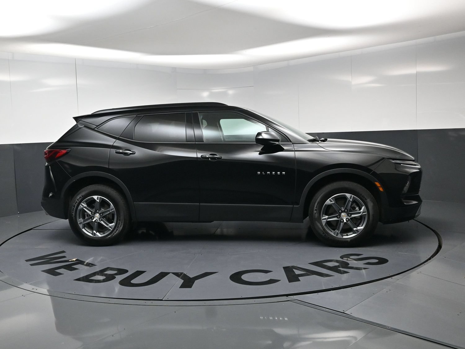 Used 2025 Chevrolet Blazer LT w/ Convenience Package FWD image 10