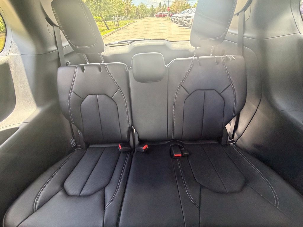 New 2027 Chrysler Pacifica Select w/ Family Tech Group FWD image 30
