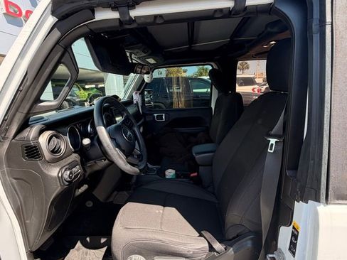 Used 2022 Jeep Wrangler Sport image 9